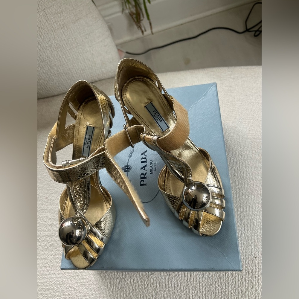 PRADA Gold peeptoe pump sandals size 40/US 10, iconic, worn once - Picture 10 of 12